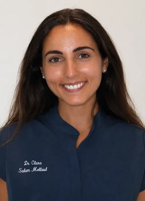 Portrait du Dr Clara Salem Melloul, orthodontiste à Villeneuve-le-Roi